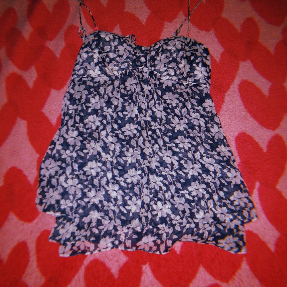 blue tank top